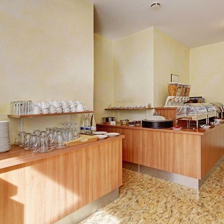 斯特滕机场酒店 莱恩费尔登埃希特登 外观 照片